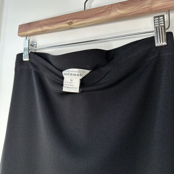 Exclusively Misook 36" Straight Knit Skirt in Black M - Picture 7 of 10